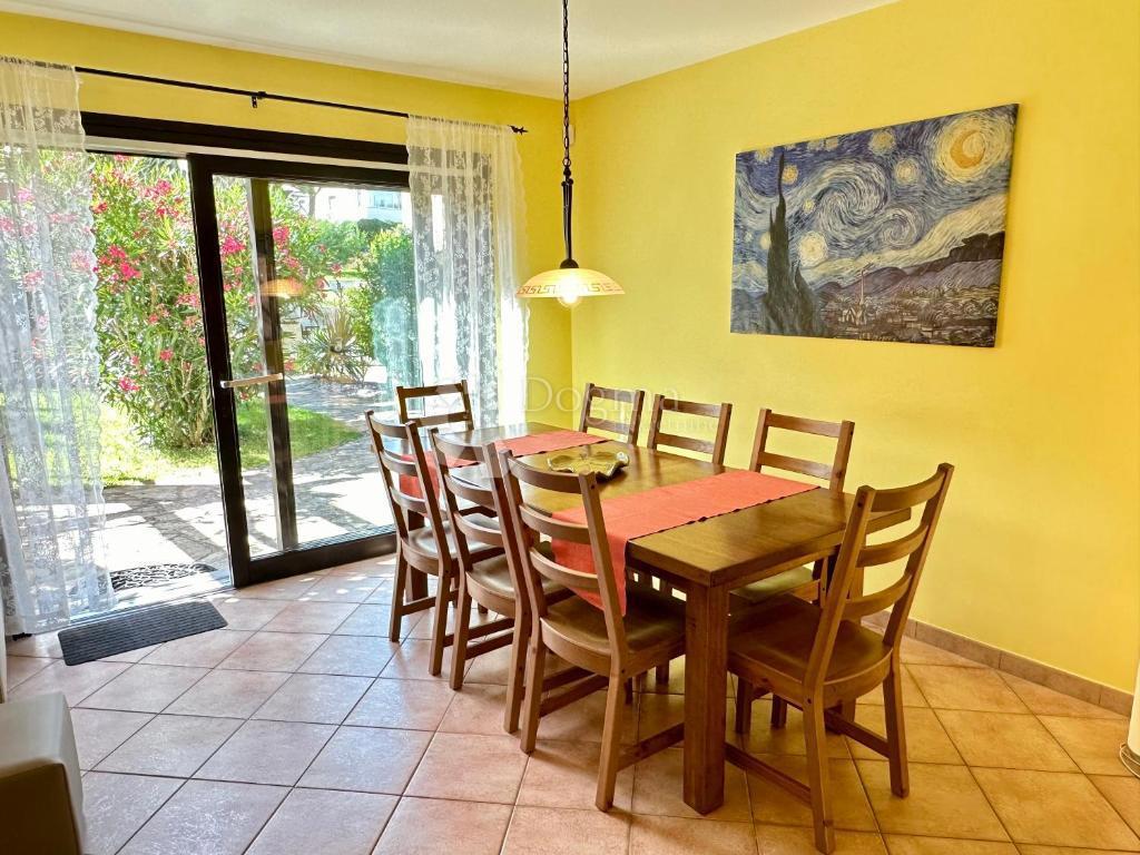 Casa con bellissimo giardino e piscina - 500 m dal mare