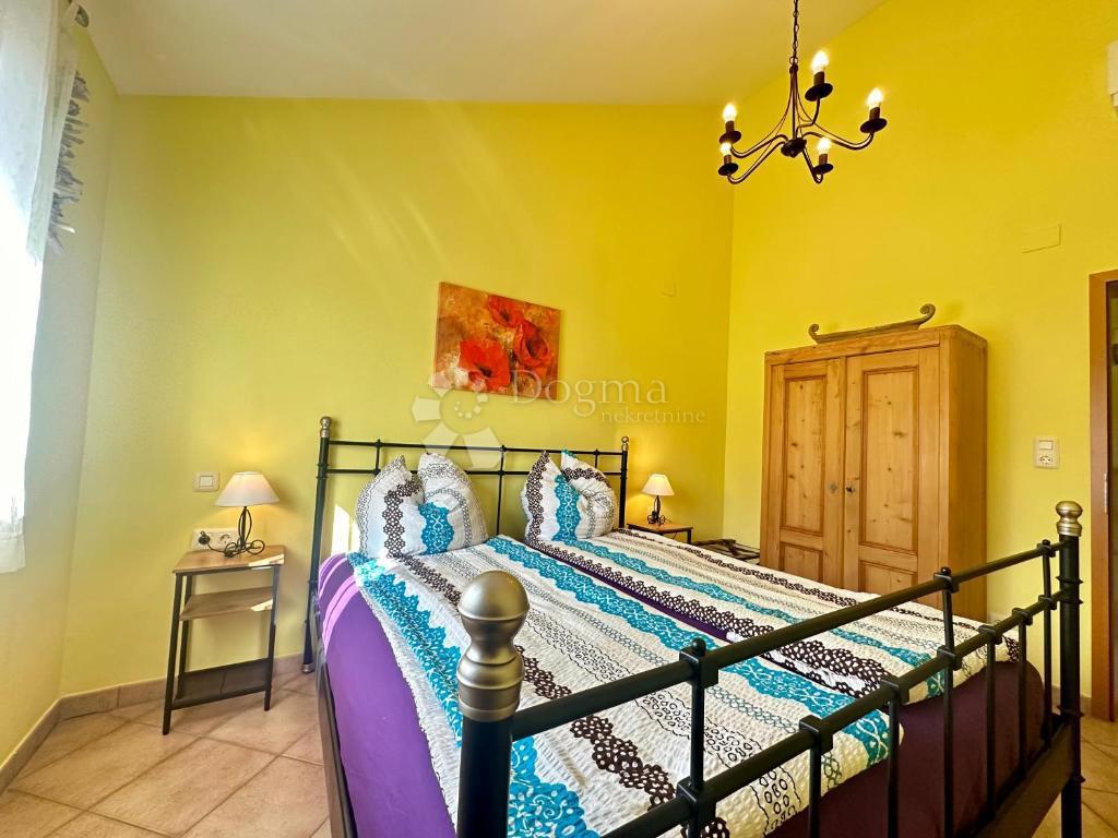 Casa con bellissimo giardino e piscina - 500 m dal mare