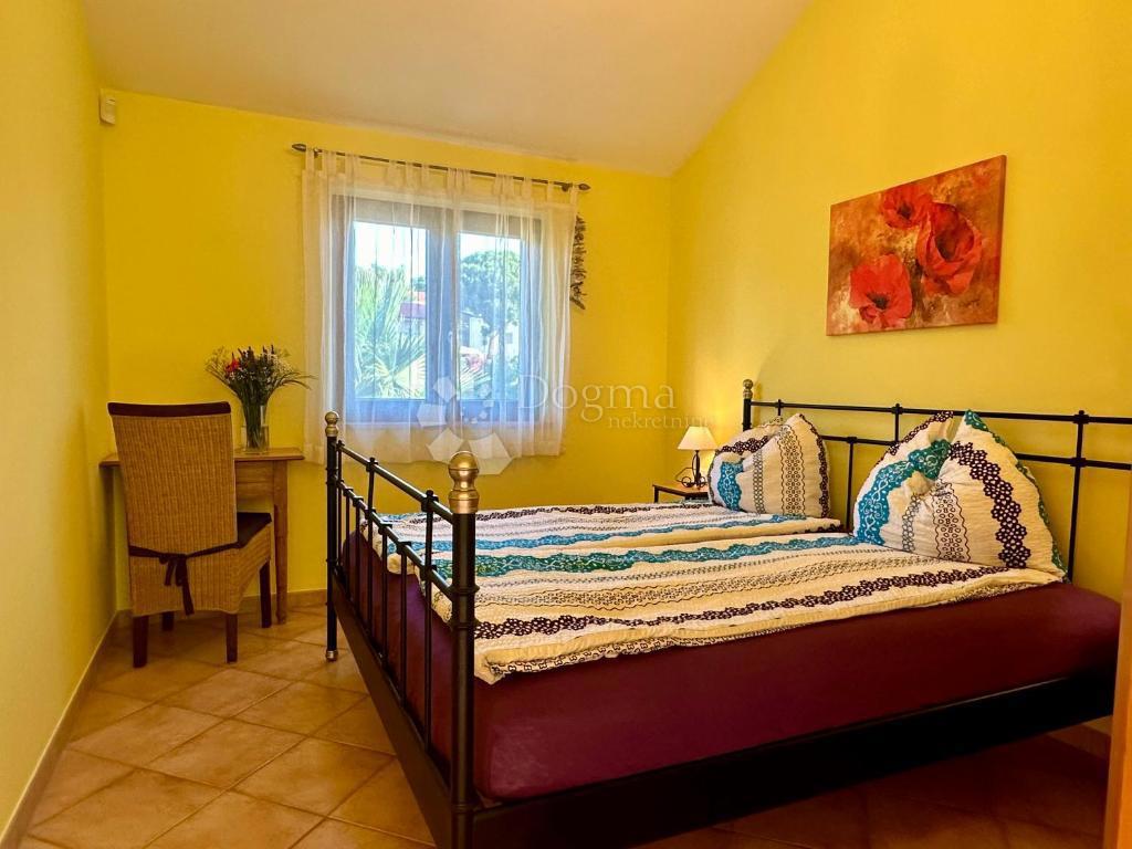 Casa con bellissimo giardino e piscina - 500 m dal mare