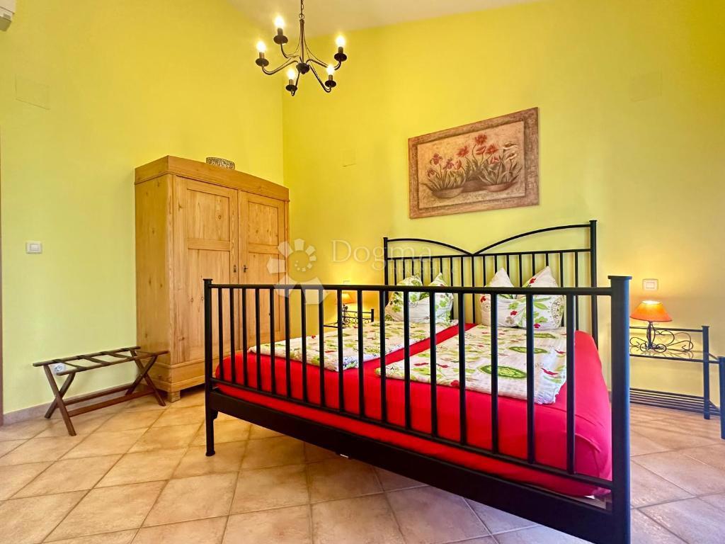 Casa con bellissimo giardino e piscina - 500 m dal mare