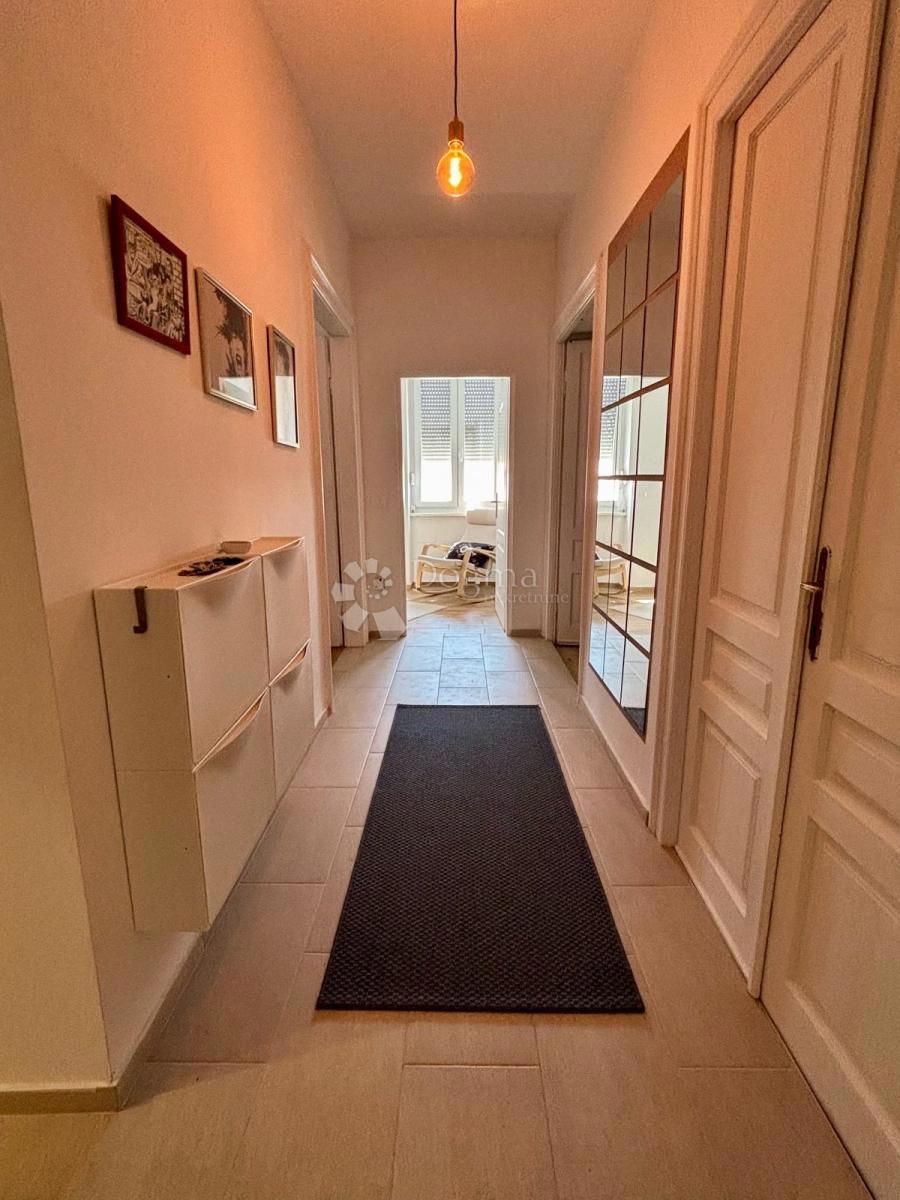 Appartamento recentemente ristrutturato nel centro di Pola - a 2 minuti dall'Arena