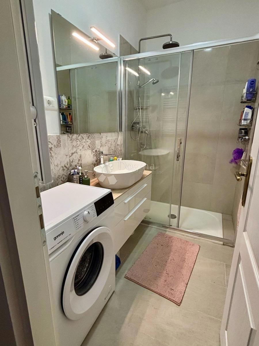 Appartamento recentemente ristrutturato nel centro di Pola - a 2 minuti dall'Arena