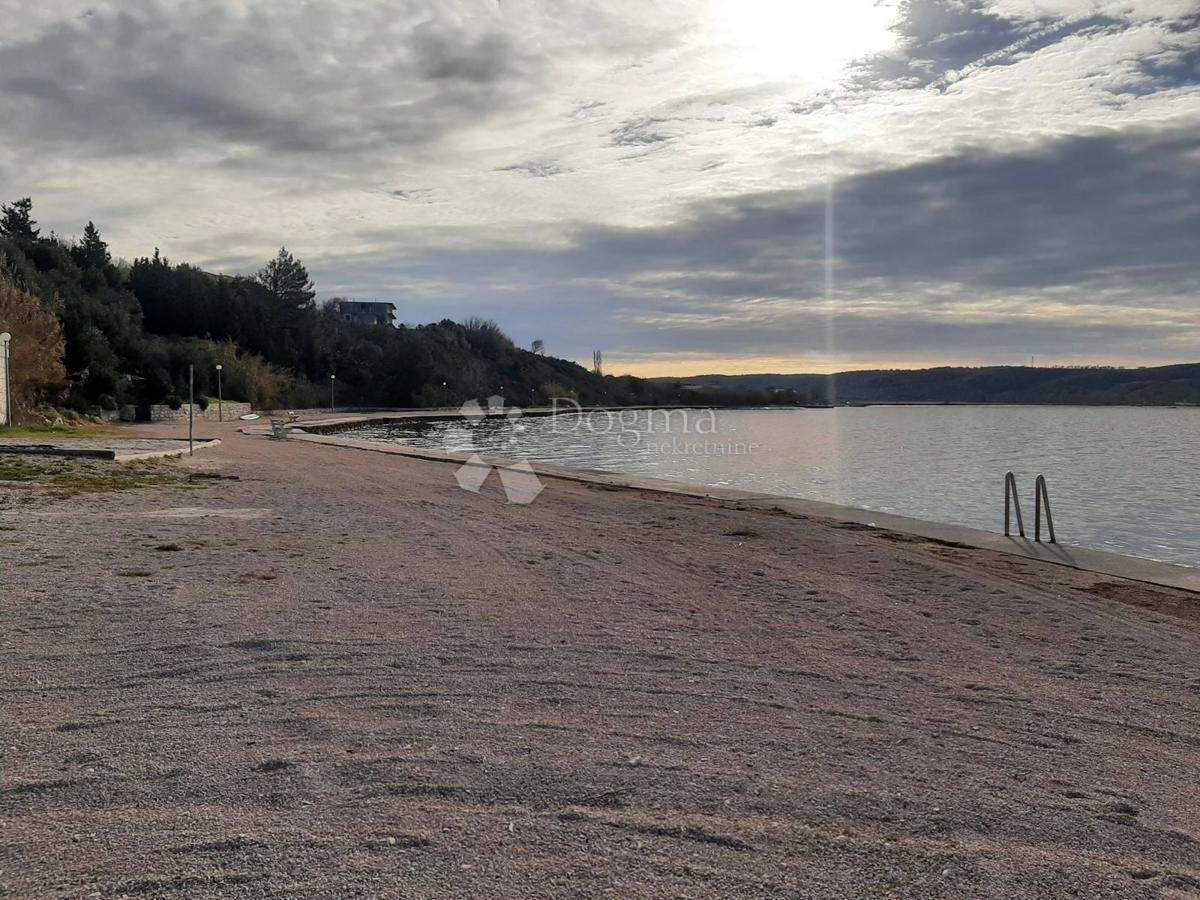 Terreno edificabile Rtina, Ražanac, 735m2