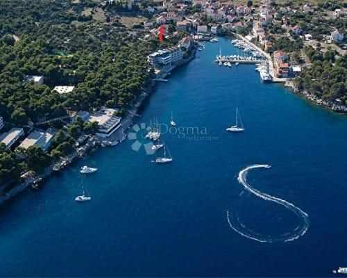 Dugi otok Božava terreno 50 metri dal mare