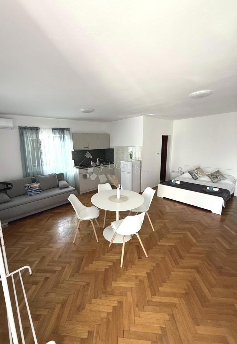 Casa Ugljan, Preko, 616,12m2