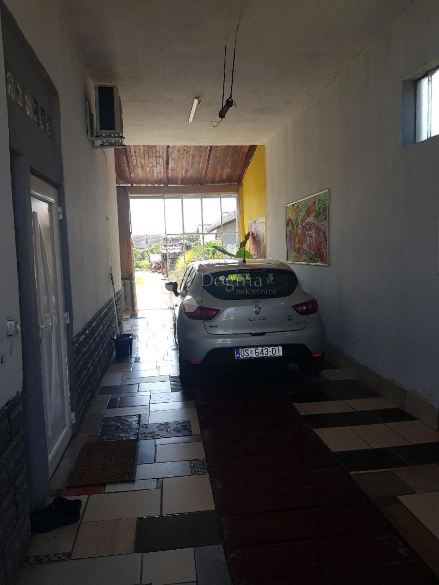 Casa Sarvaš, Osijek - Okolica, 280m2