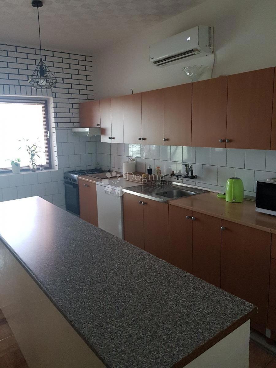 Casa Sarvaš, Osijek - Okolica, 280m2