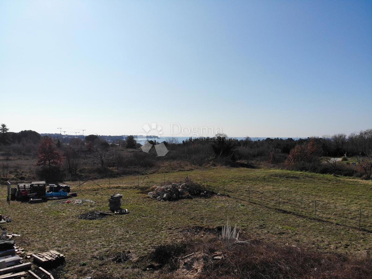 Terreno edificabile Poreč, 3.473m2
