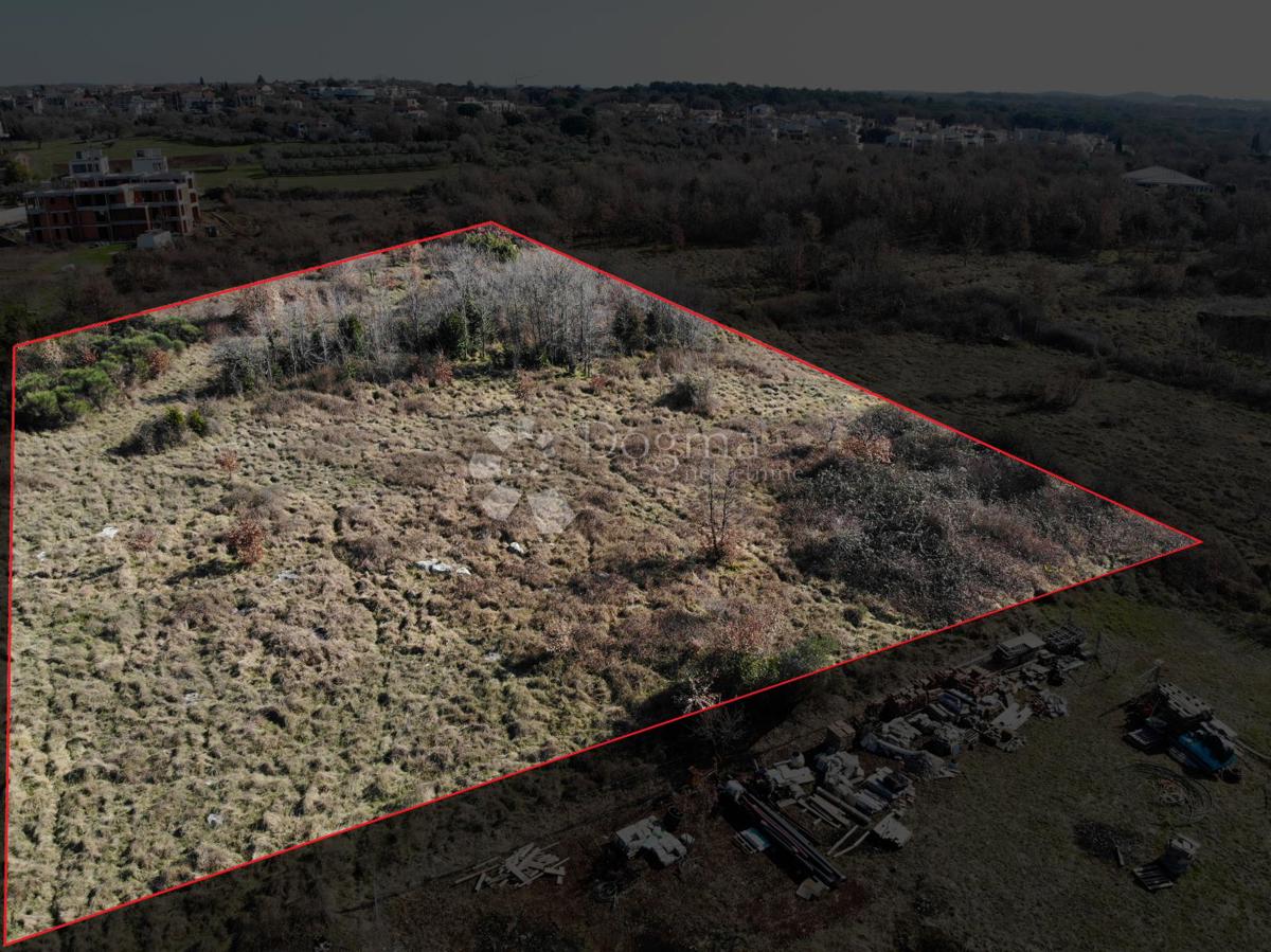 Terreno edificabile Poreč, 3.473m2