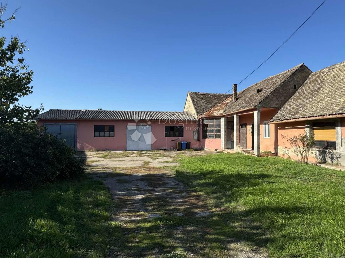 Casa Beli Manastir, 162m2