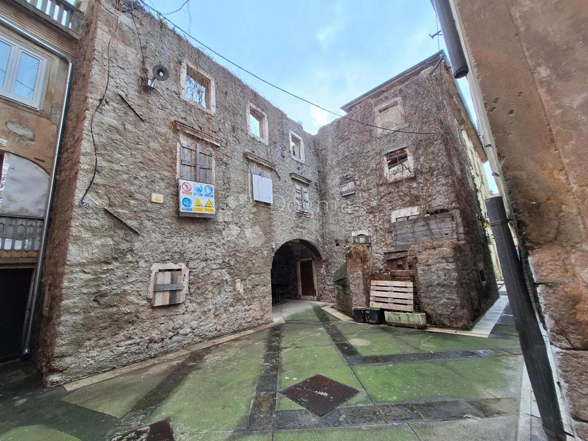 STRAORDINARIA OPPORTUNITÀ DI INVESTIMENTO NEL CUORE DI SENJ 