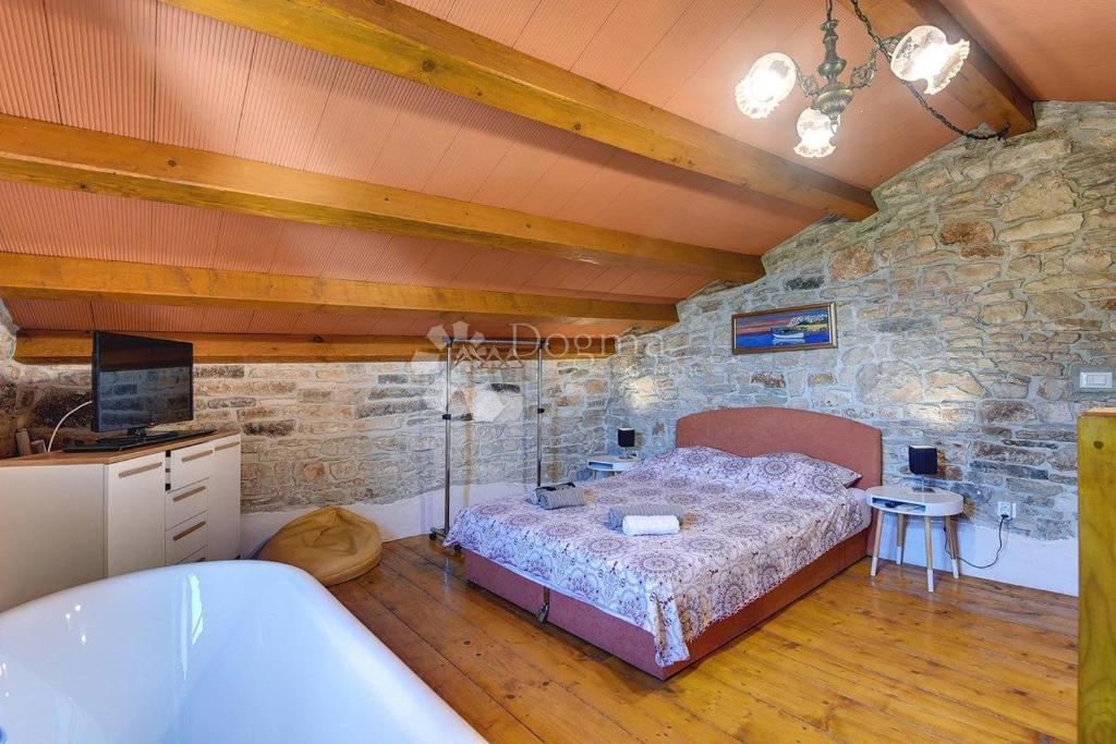 Casa Režanci, Svetvinčenat, 65m2