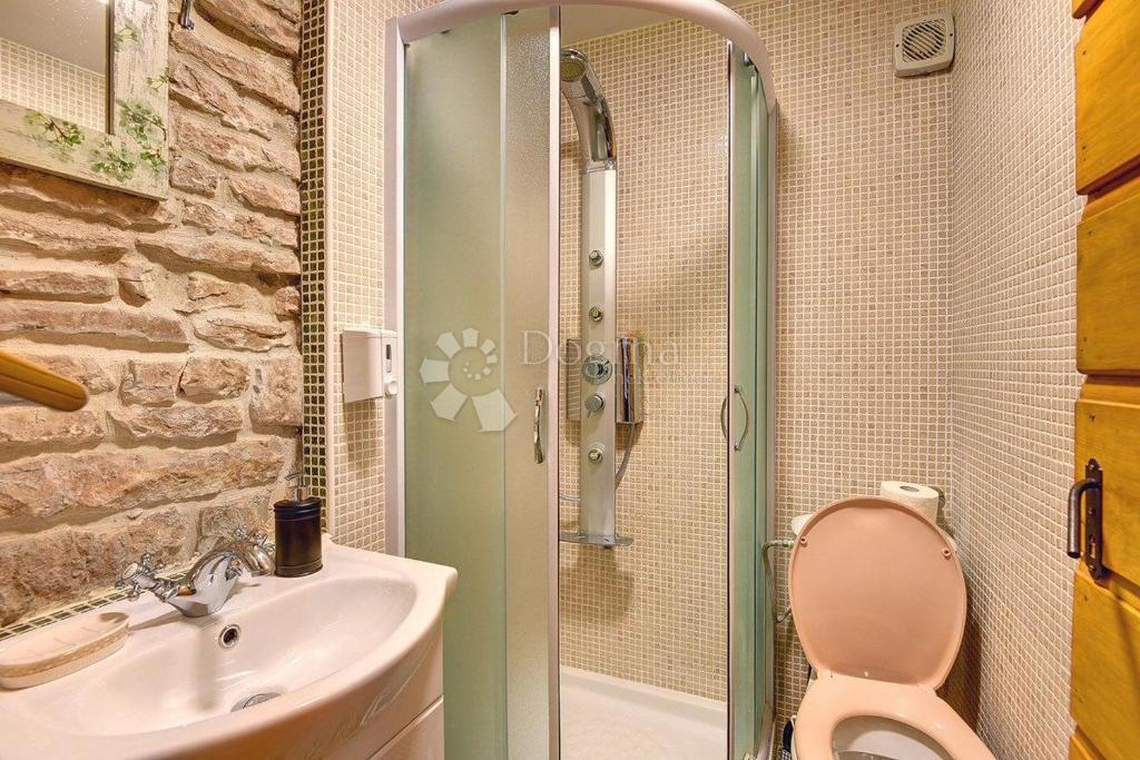 Casa Režanci, Svetvinčenat, 65m2