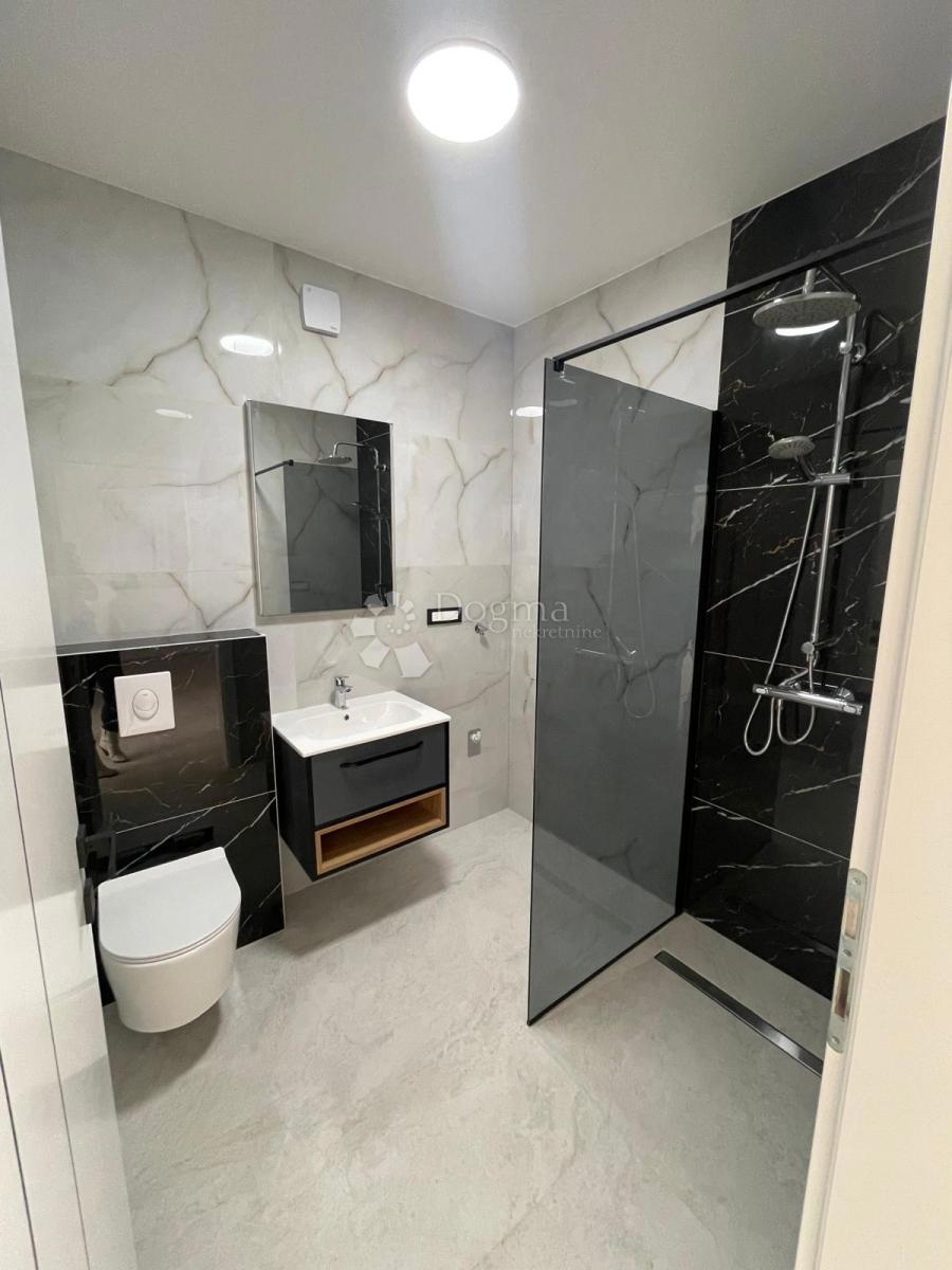 Casa Tribunj, 243,70m2