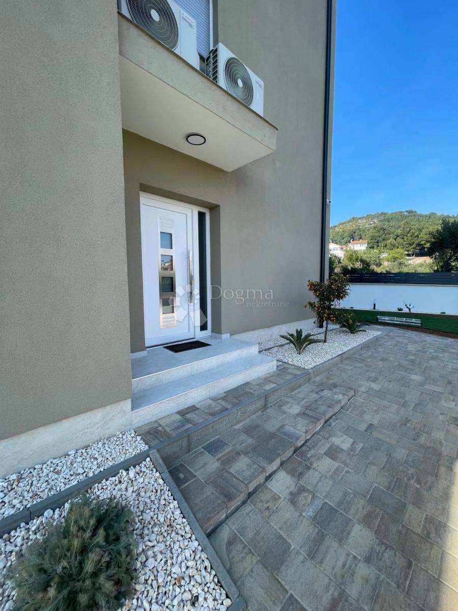 Casa Tribunj, 243,70m2