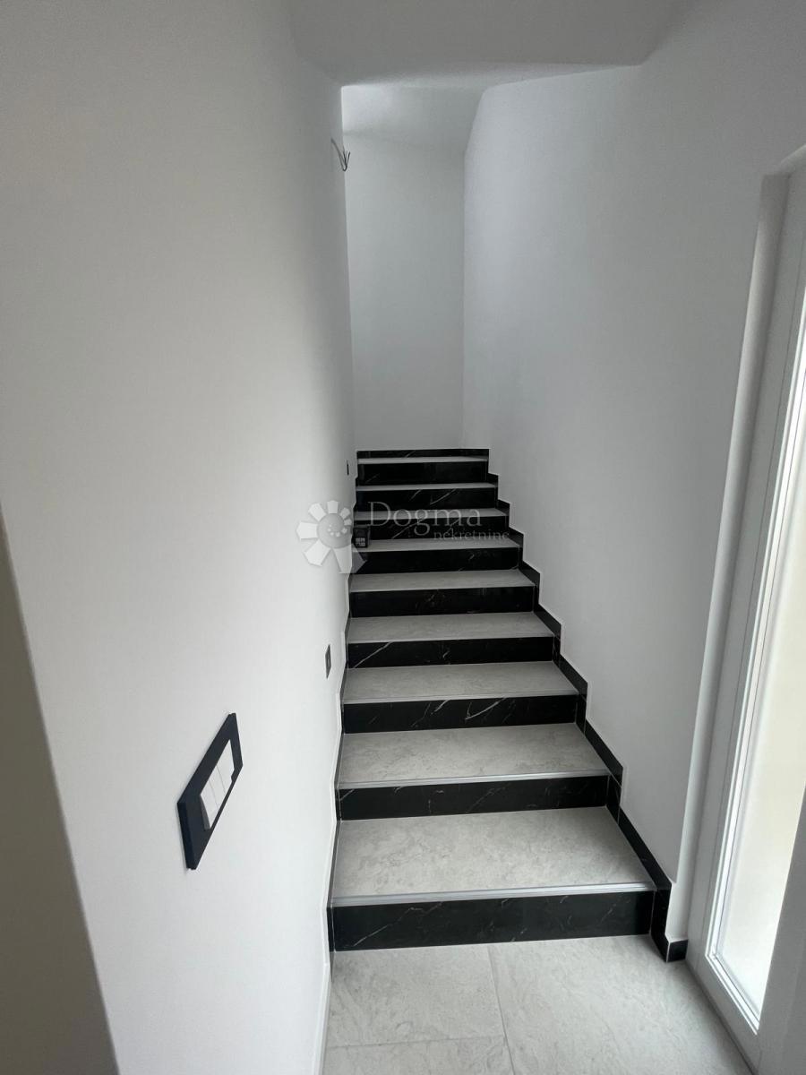 Casa Tribunj, 243,70m2