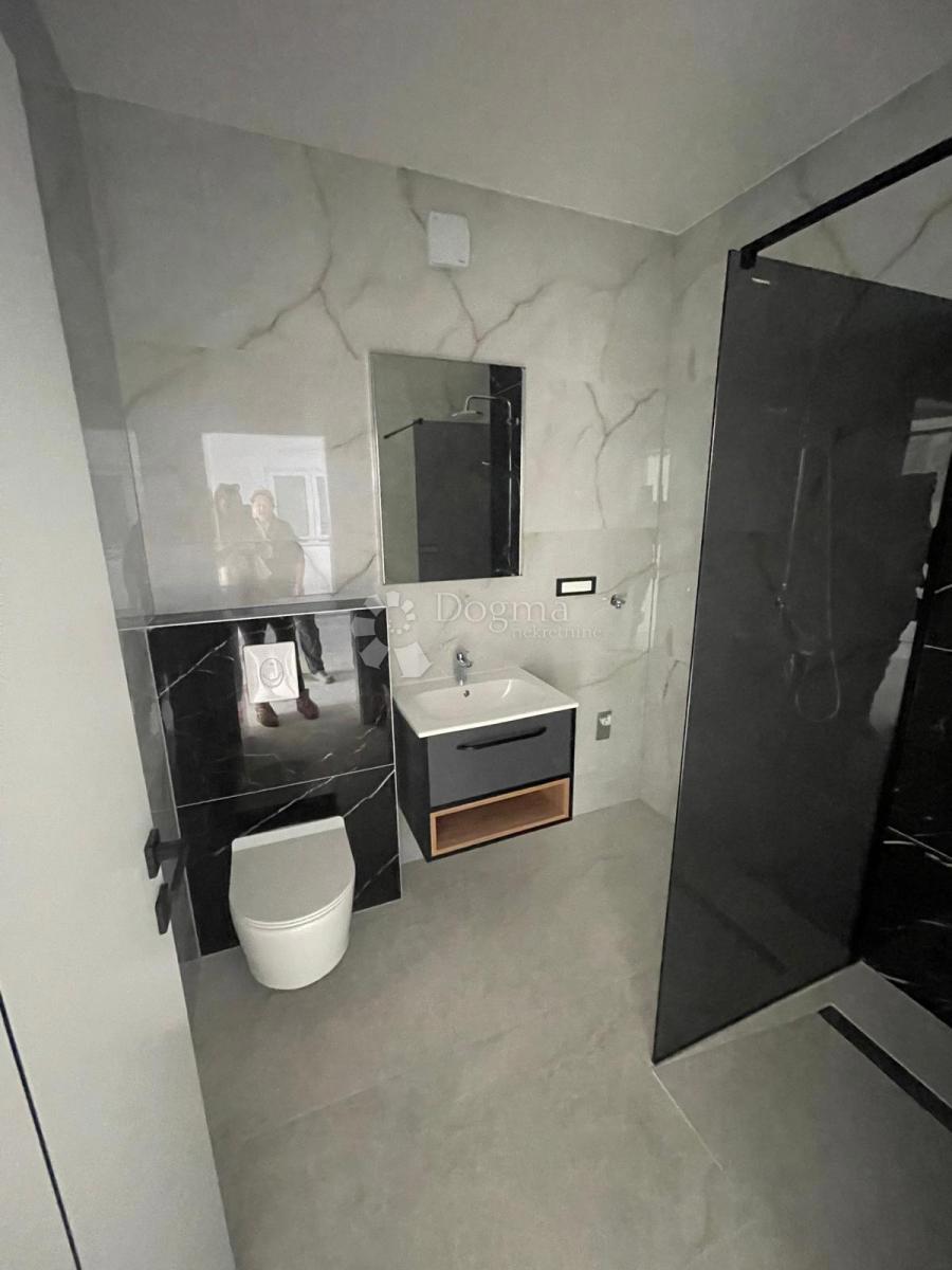 Casa Tribunj, 243,70m2