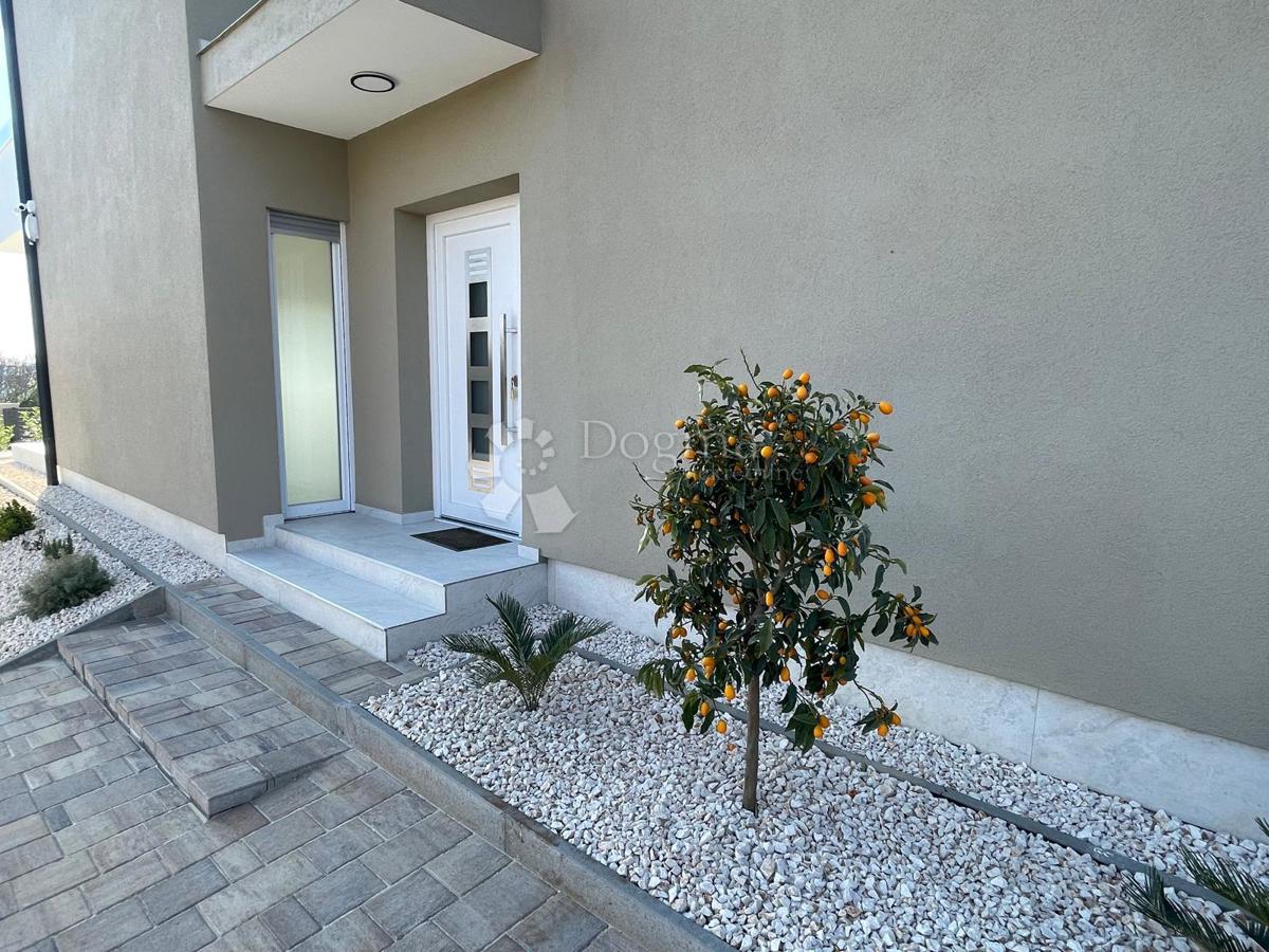 Casa Tribunj, 243,70m2