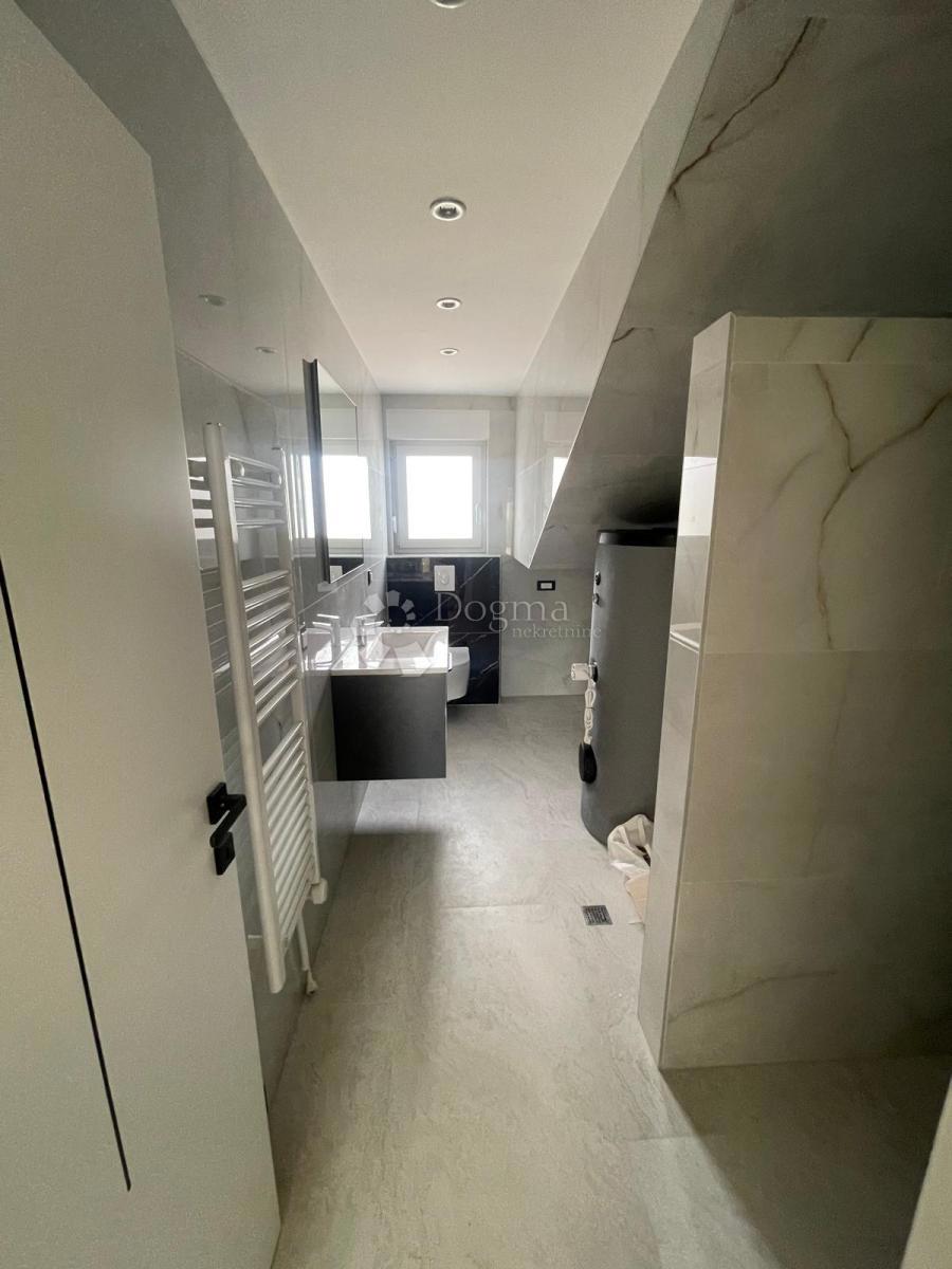 Casa Tribunj, 243,70m2