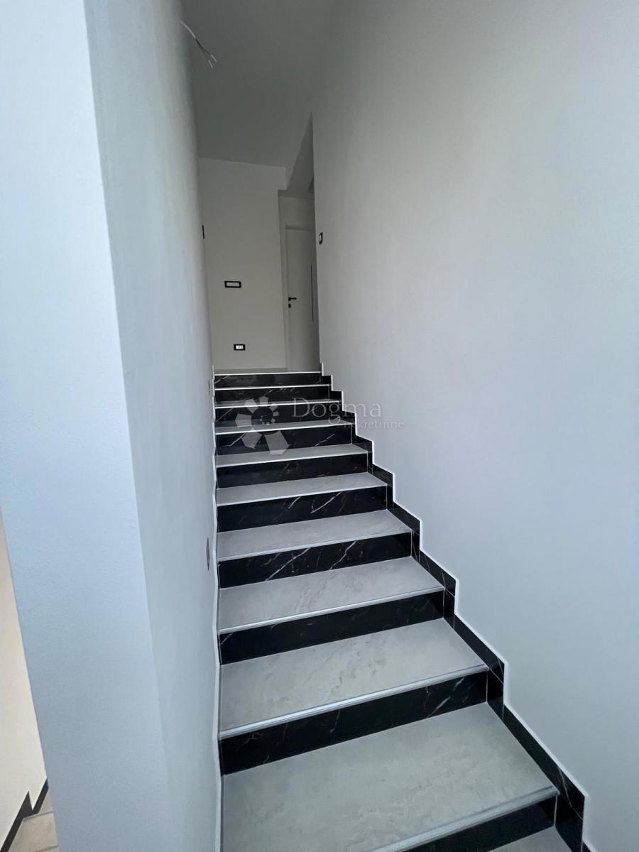 Casa Tribunj, 243,70m2