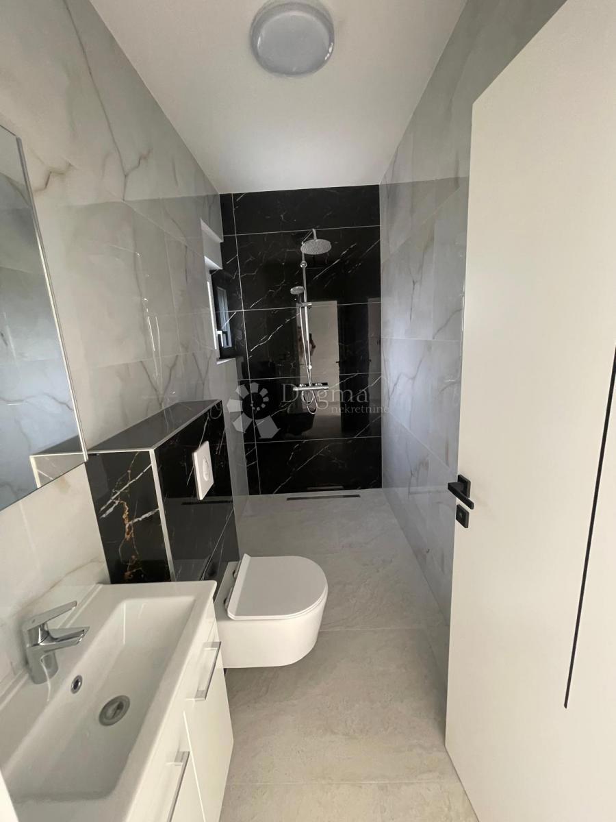 Casa Tribunj, 243,70m2