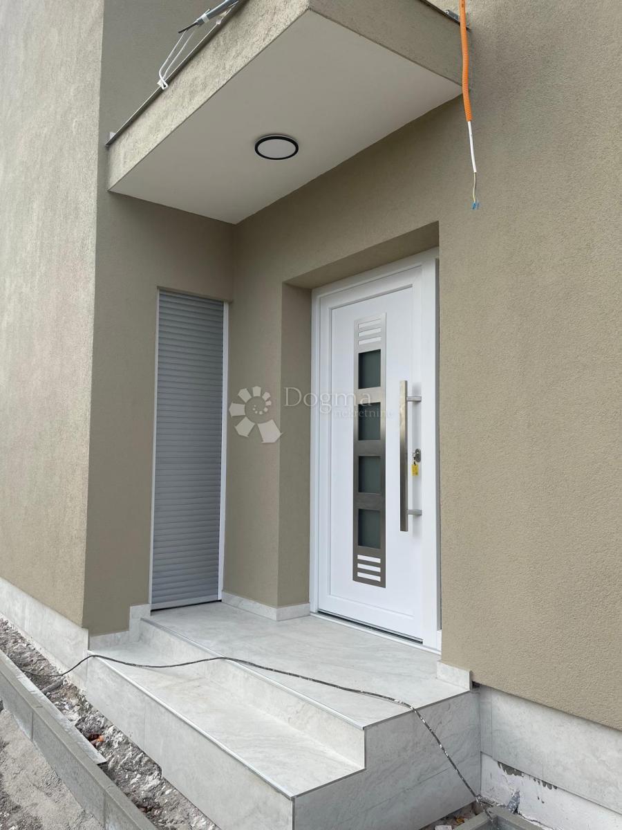 Casa Tribunj, 243,70m2