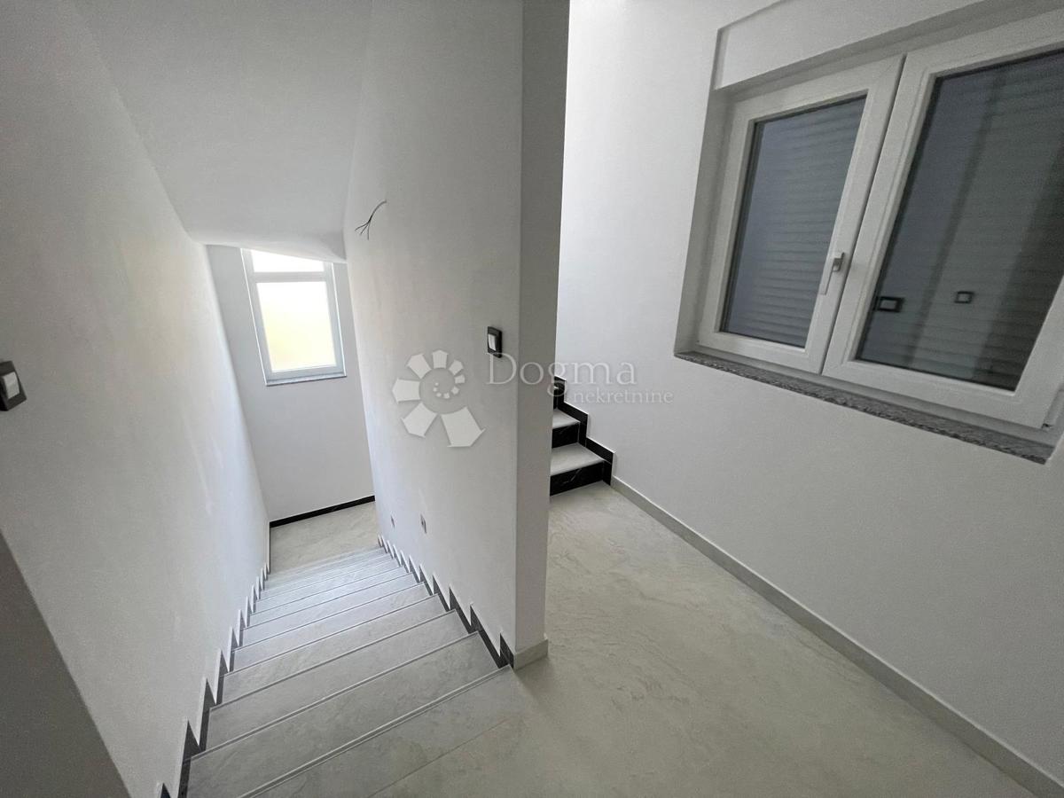 Casa Tribunj, 243,70m2