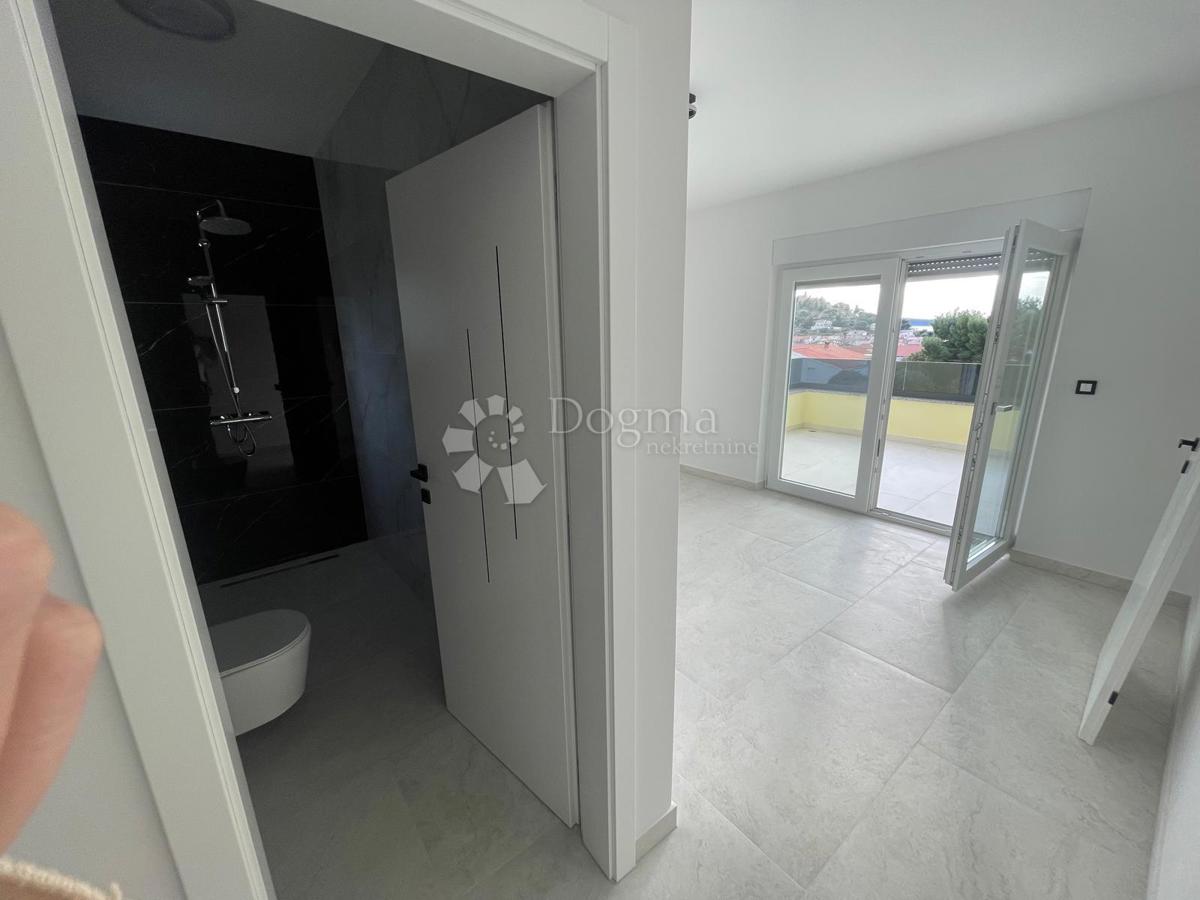 Casa Tribunj, 243,70m2