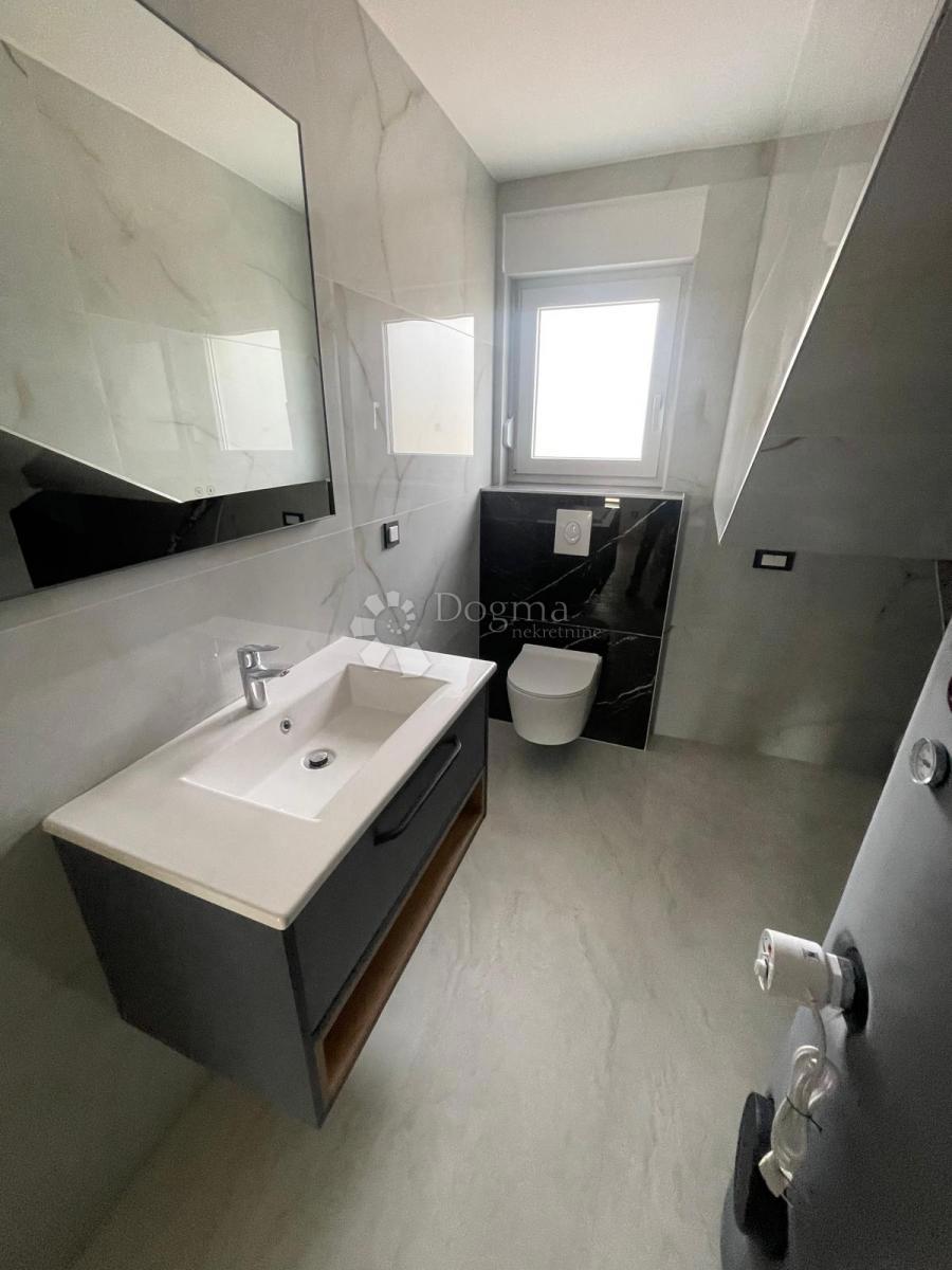 Casa Tribunj, 243,70m2