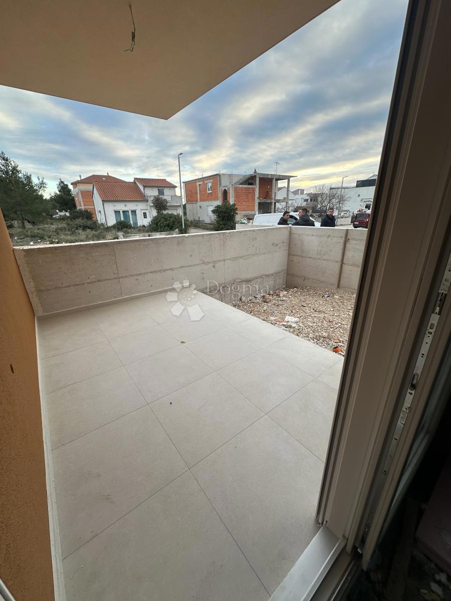 Allogio Donje Ražine, Šibenik, 67,64m2