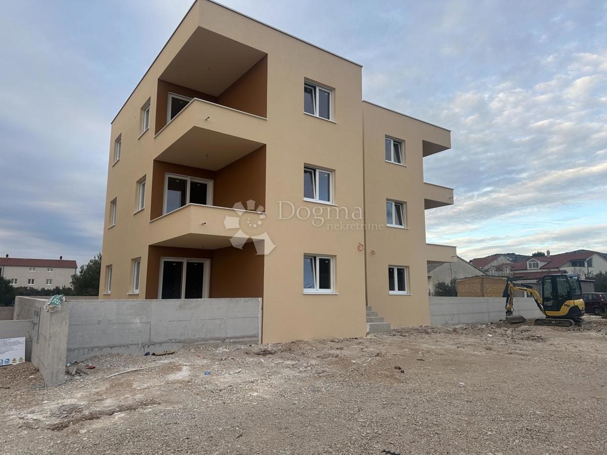 Allogio Donje Ražine, Šibenik, 67,64m2