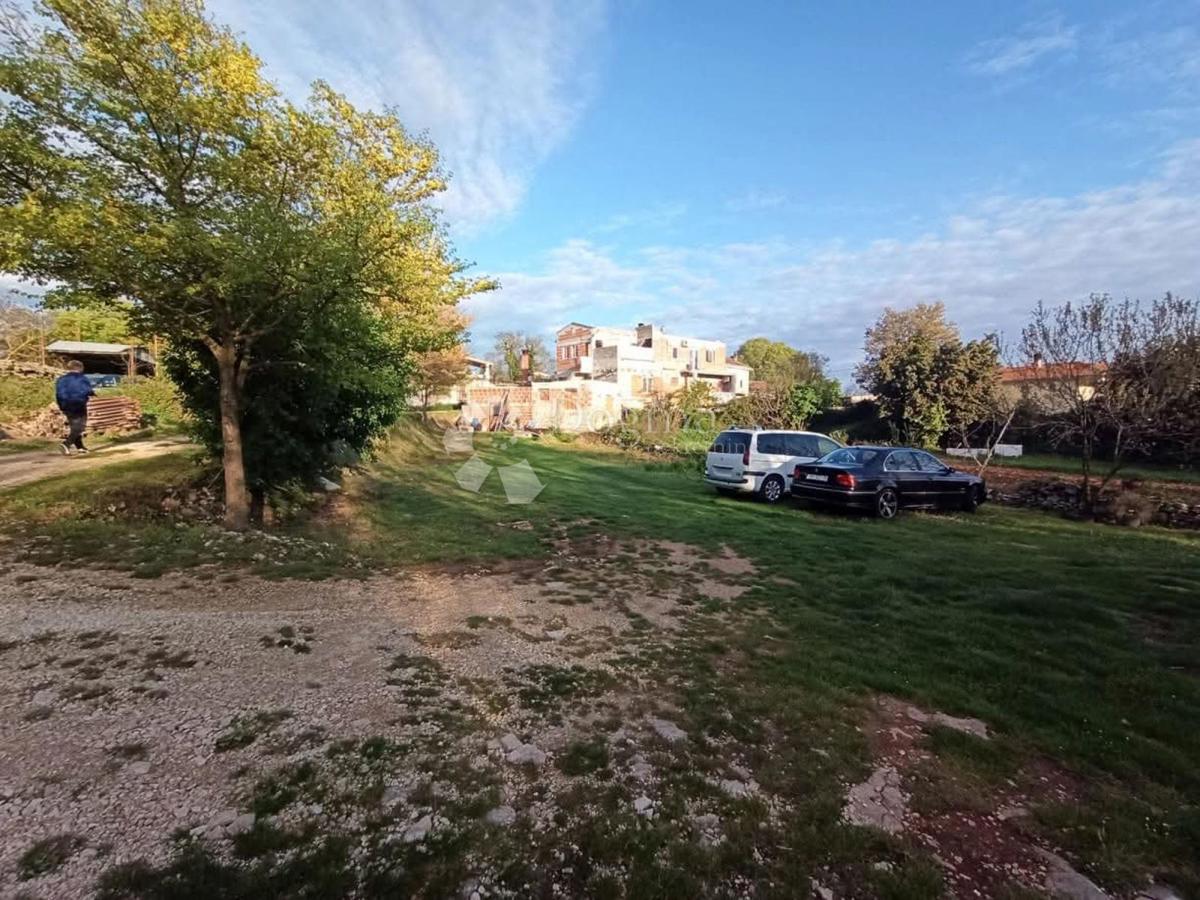 Terreno edificabile Juršići, Svetvinčenat, 709m2