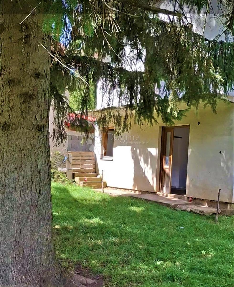 Casa Donji Lapac, 94m2