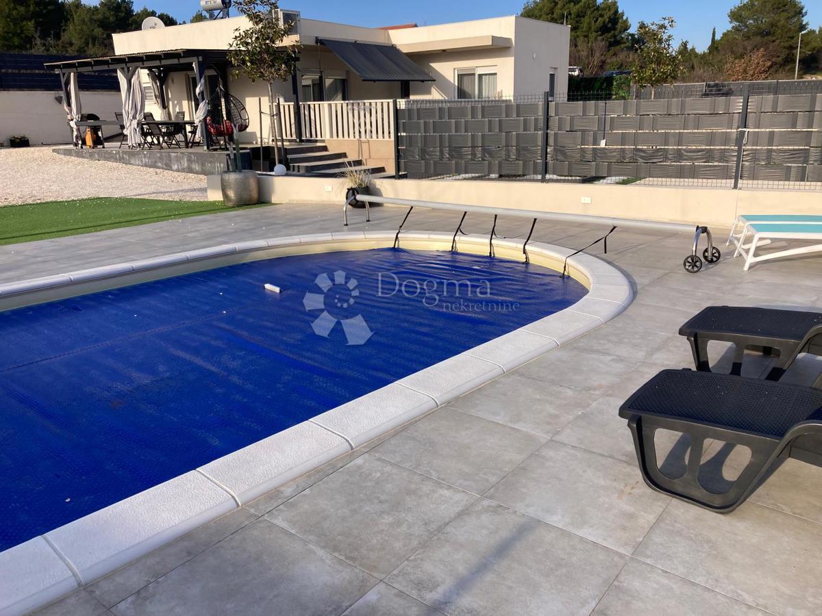 Terreno edificabile Bilice, Šibenik - Okolica, 580m2