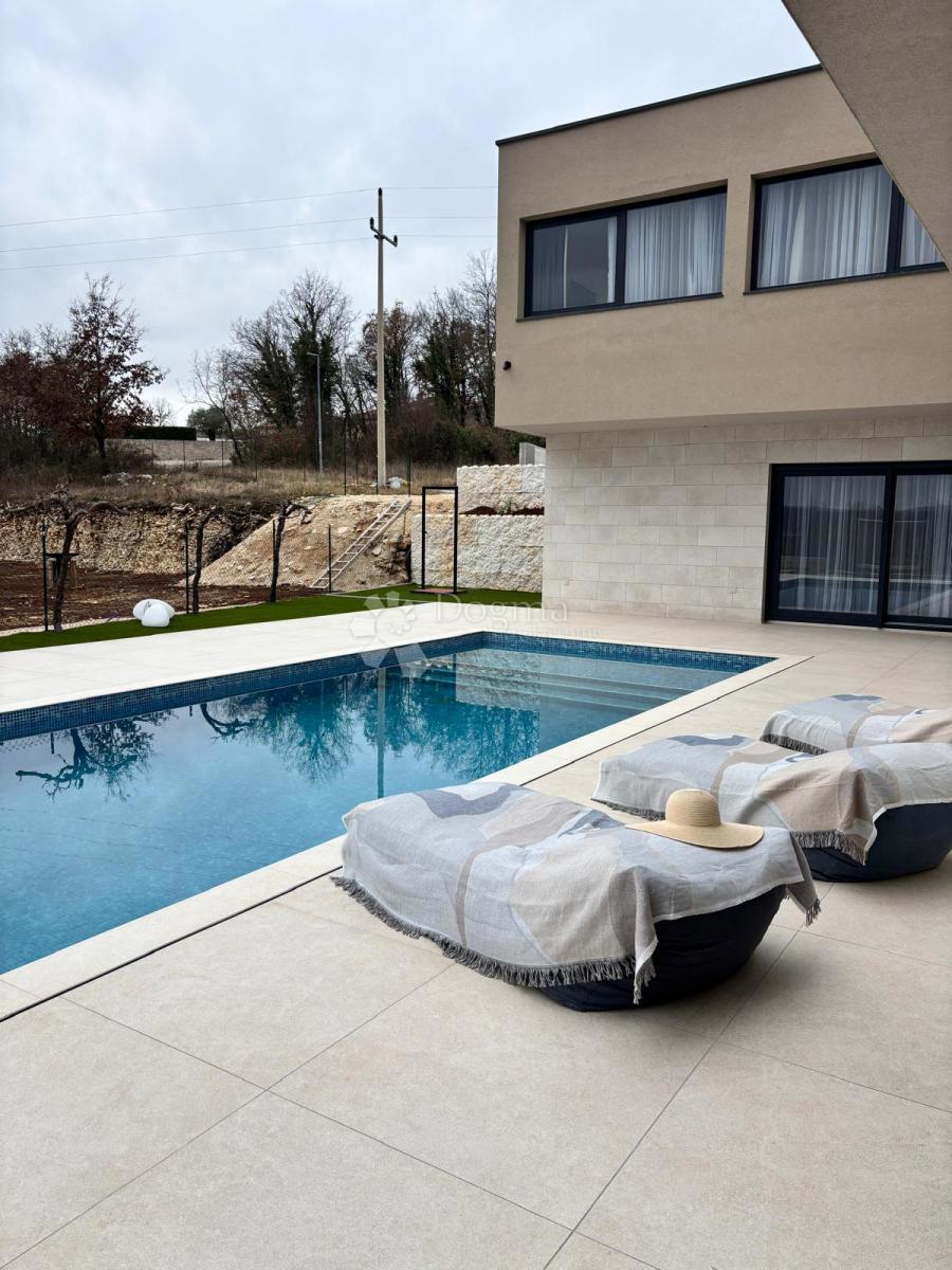 Casa Kringa, Tinjan, 370m2