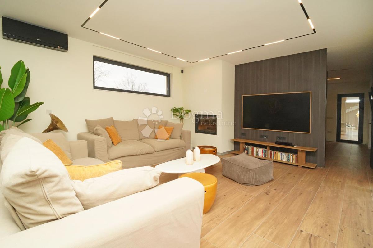 Casa Kringa, Tinjan, 370m2