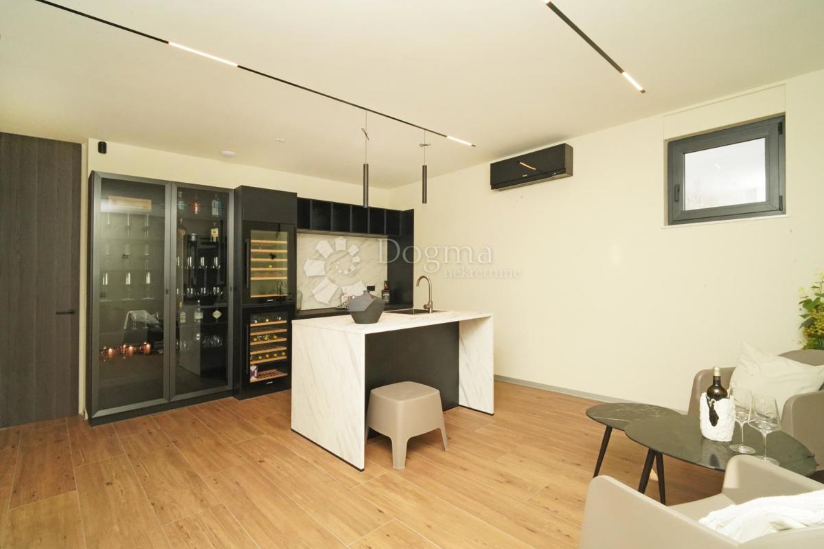 Casa Kringa, Tinjan, 370m2