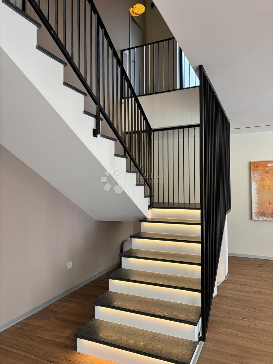 Casa Kringa, Tinjan, 370m2