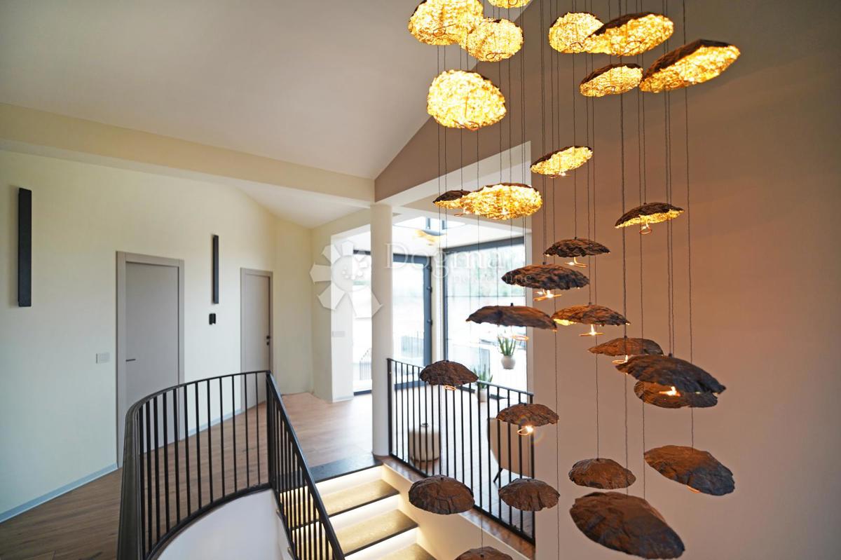 Casa Kringa, Tinjan, 370m2