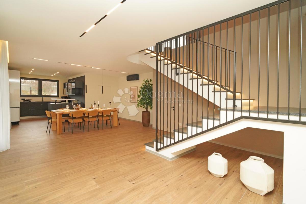 Casa Kringa, Tinjan, 370m2