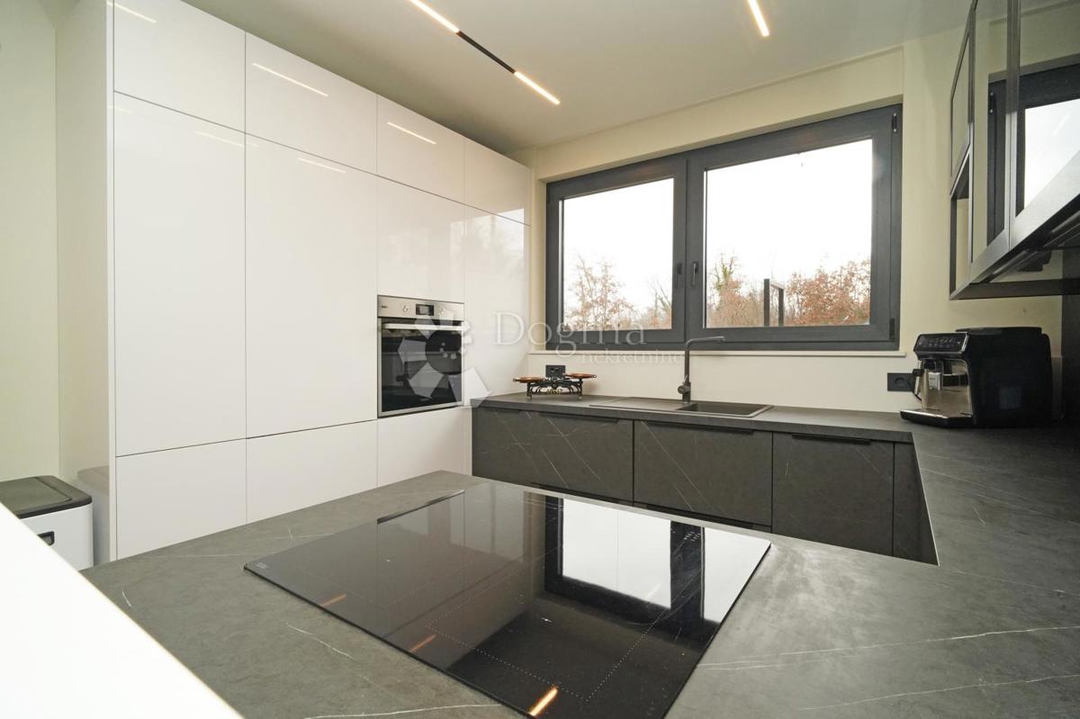 Casa Kringa, Tinjan, 370m2