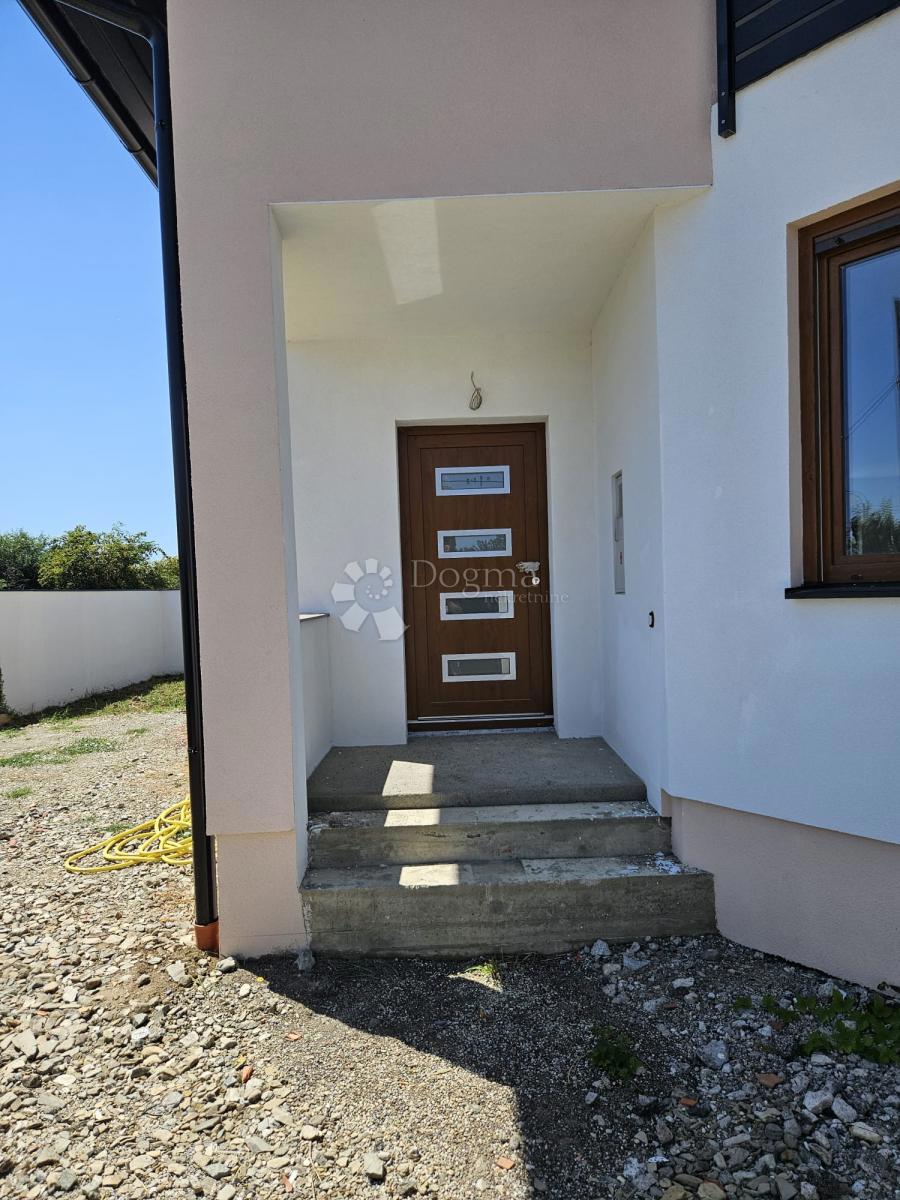 Casa Sarvaš, Osijek - Okolica, 200m2