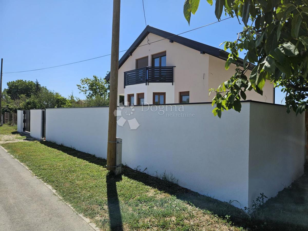 Casa Sarvaš, Osijek - Okolica, 200m2