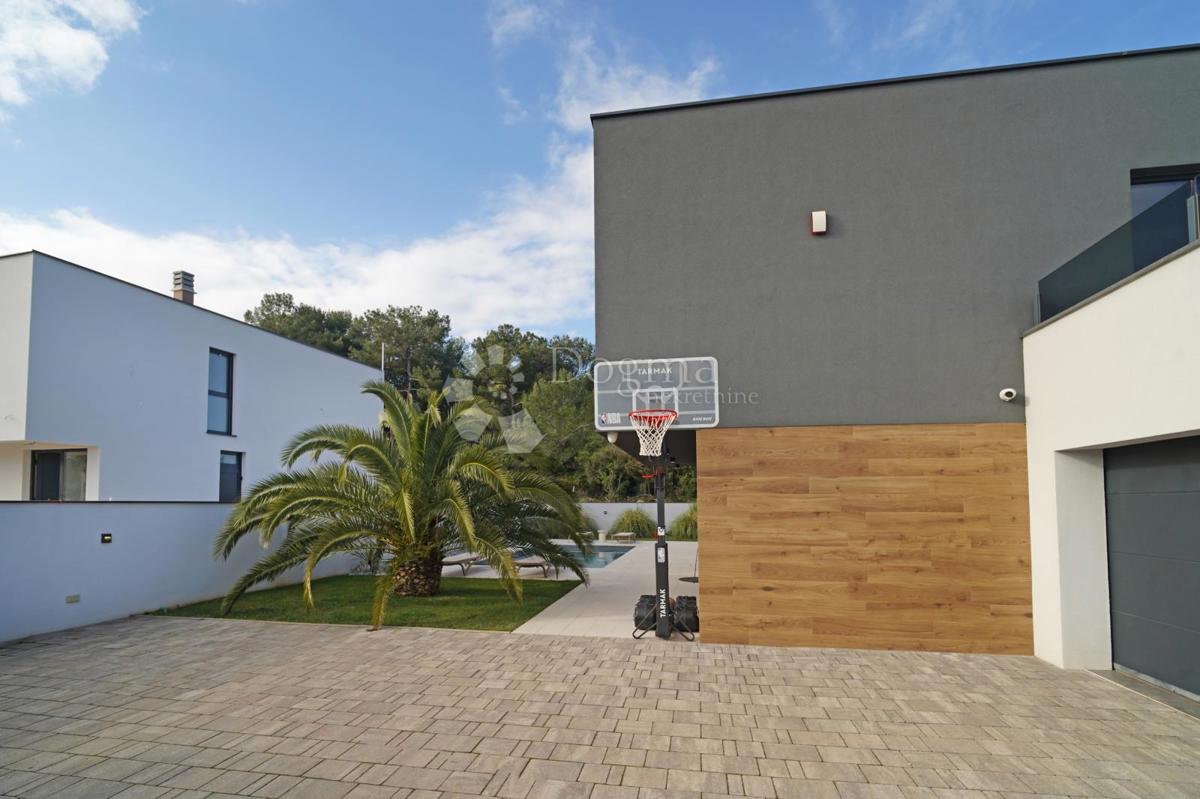 PACE, LUSSO E PRIVACY NEL CUORE DI POLA