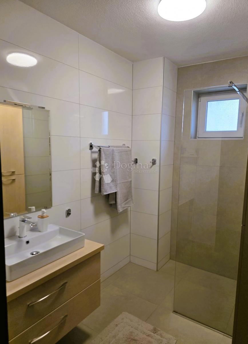 Casa Gašinci, Satnica Đakovačka, 138m2