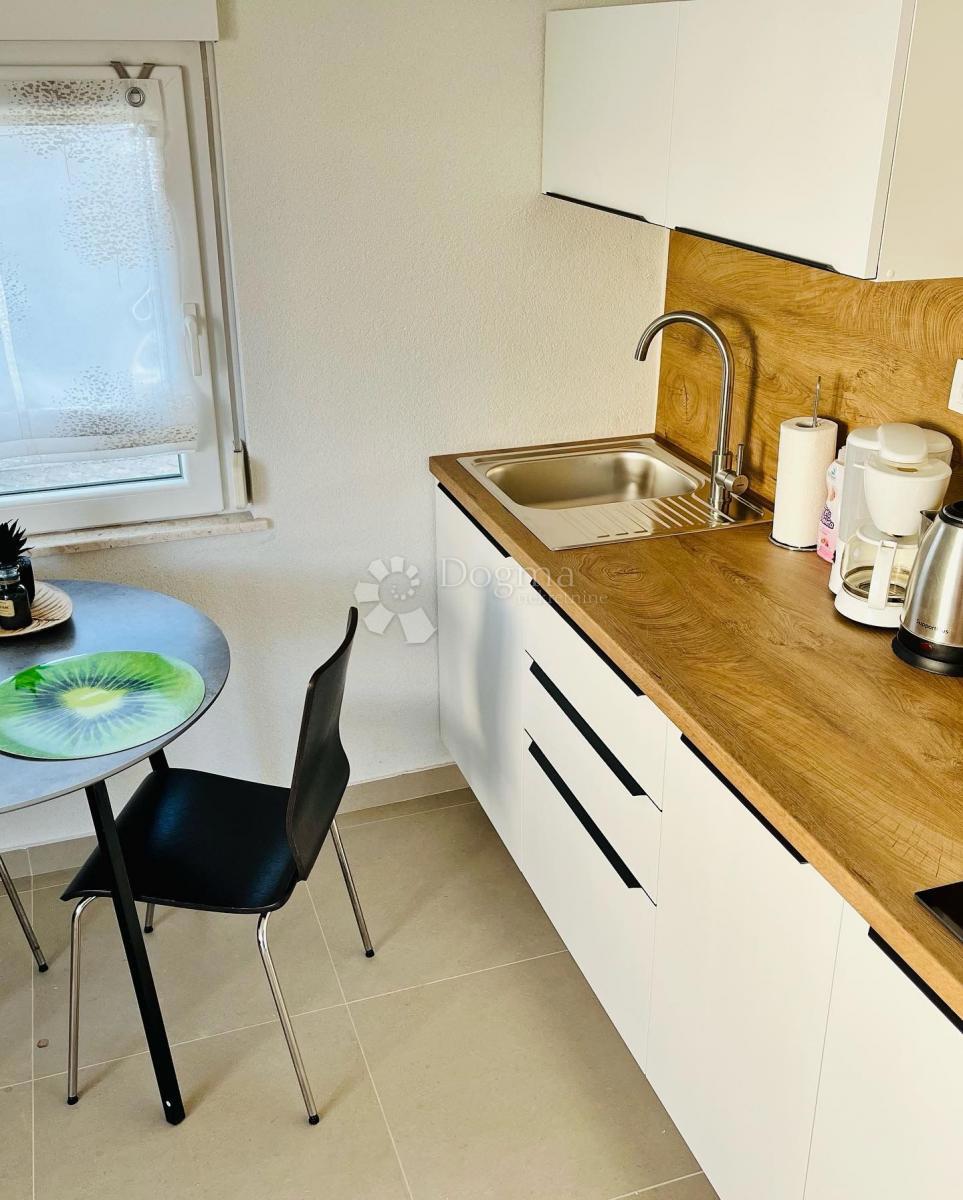 Casa Rogoznica, 195m2