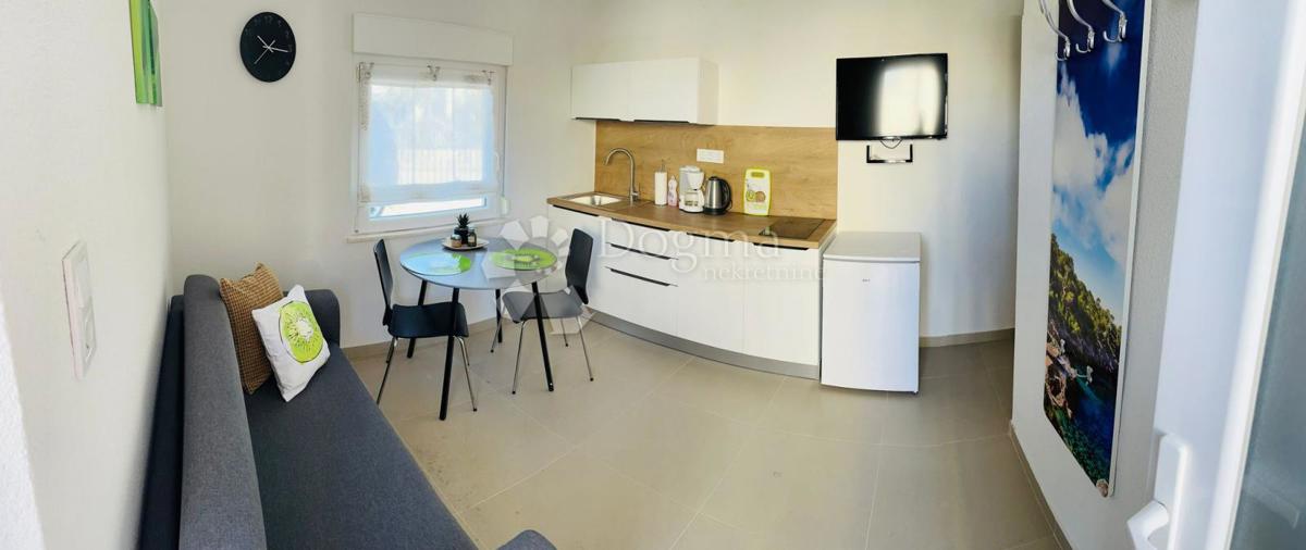 Casa Rogoznica, 195m2