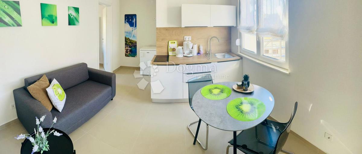 Casa Rogoznica, 195m2