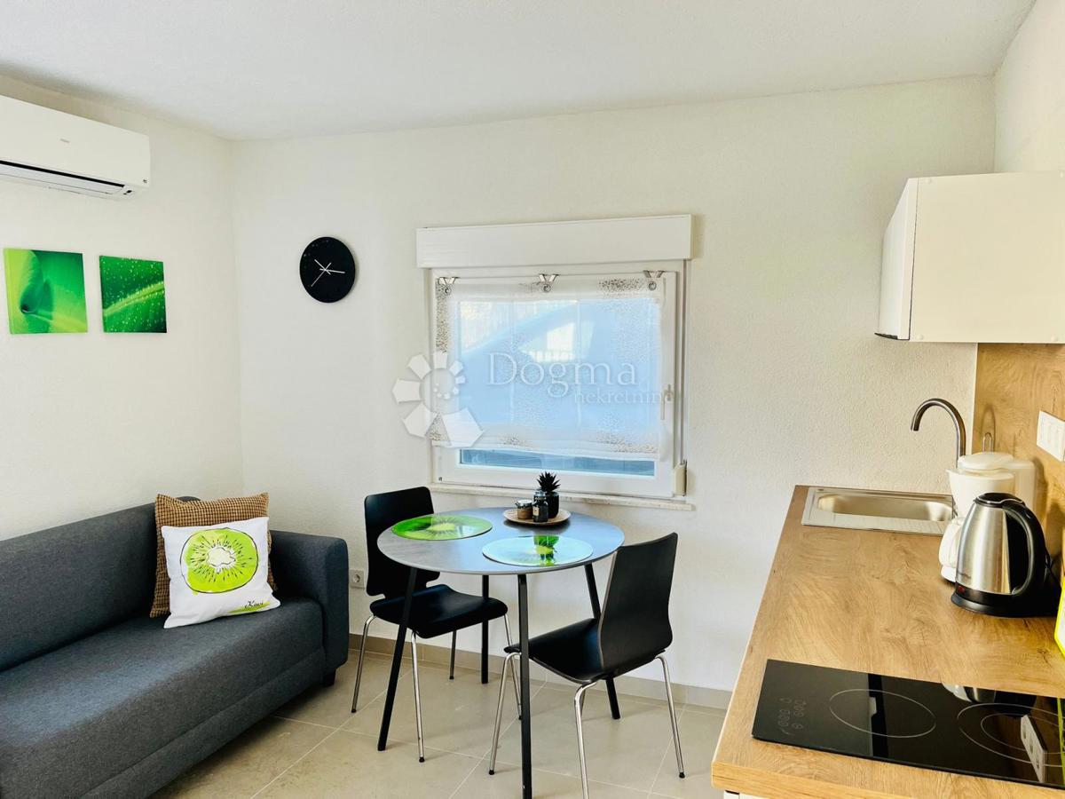 Casa Rogoznica, 195m2