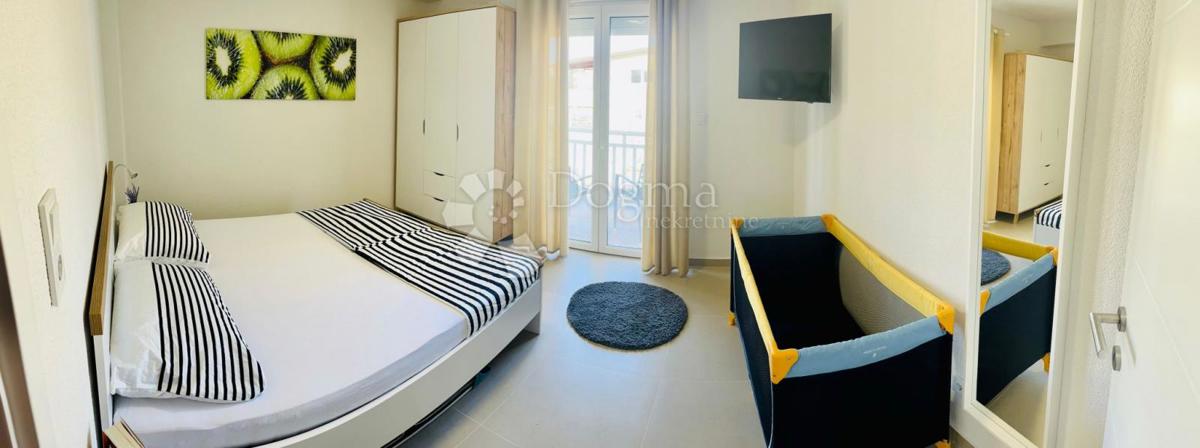 Casa Rogoznica, 195m2